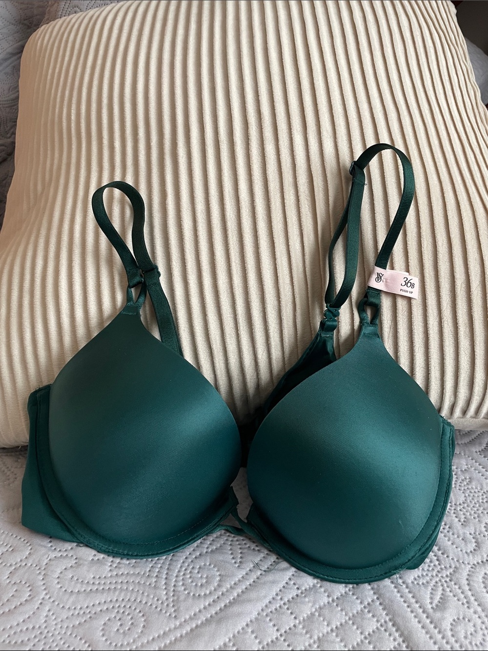 Victoria's Secret Emerald Green T-Shirt Bra with Light Padding NEW